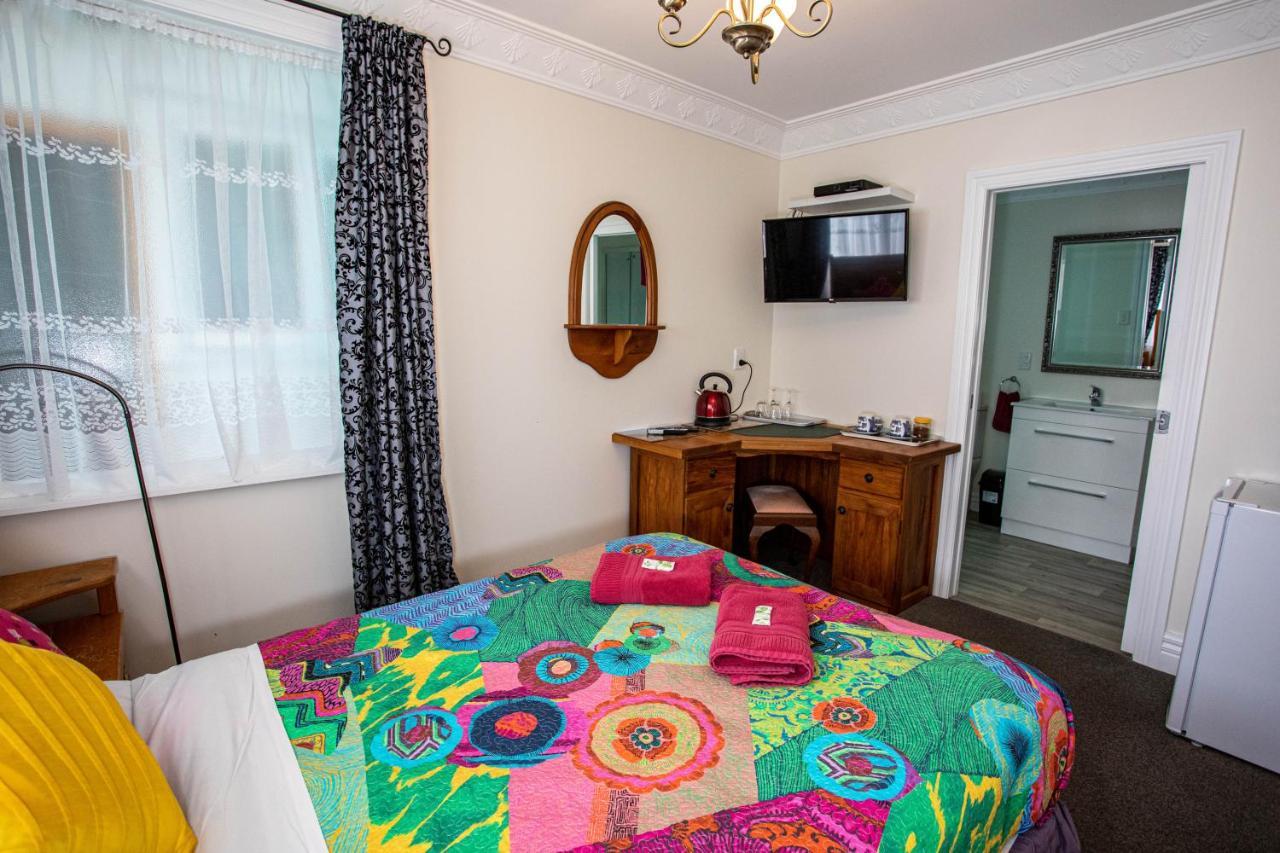 Deluxe Queen Suite