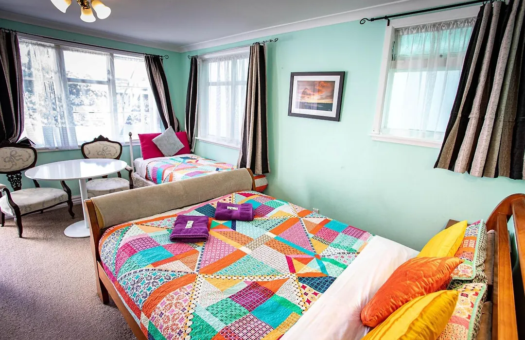 Richmond Guest House-1