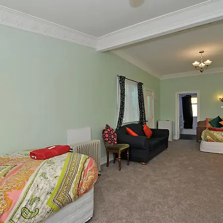 Richmond Guest House-2